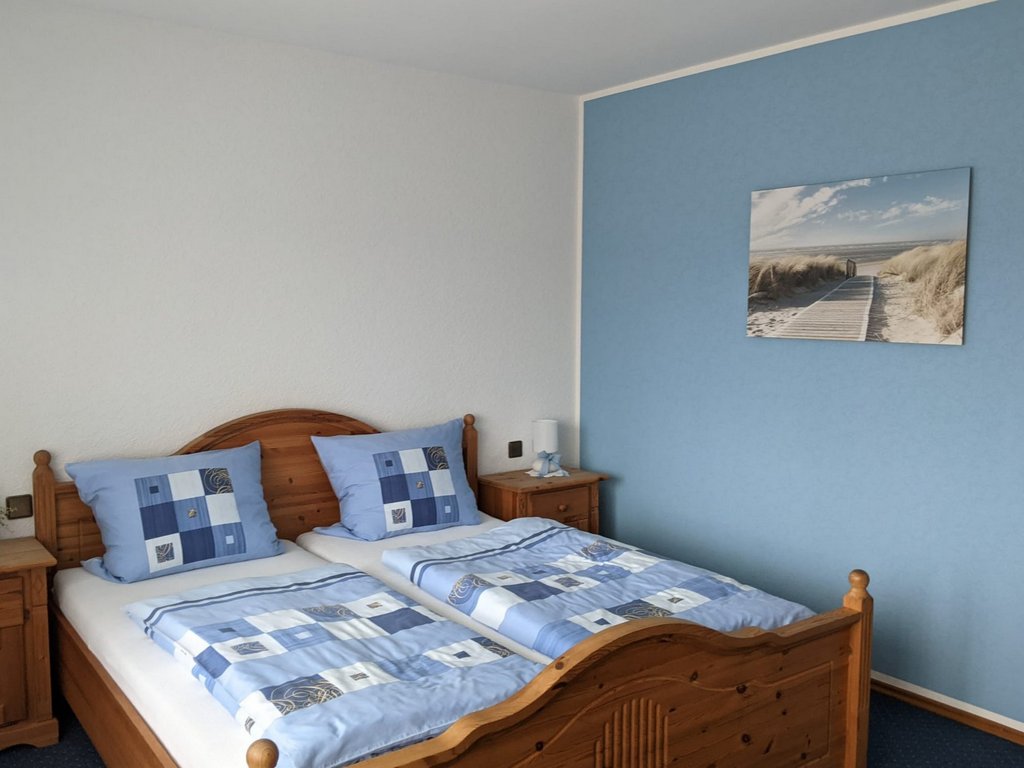 großes Schlafzimmer - Doppelbett mit zwei großen Matratzen